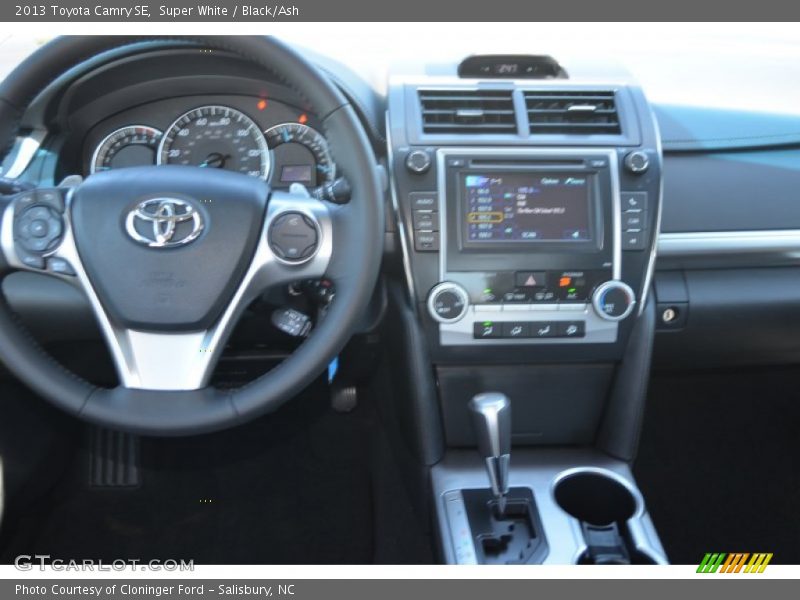 Super White / Black/Ash 2013 Toyota Camry SE