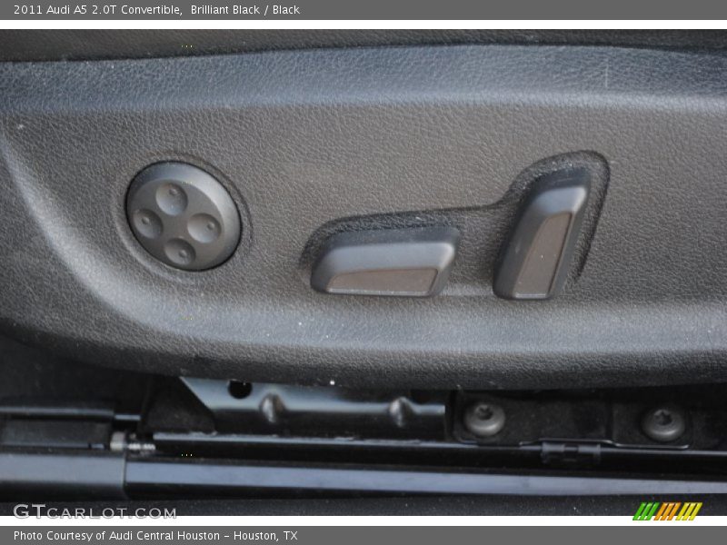 Controls of 2011 A5 2.0T Convertible