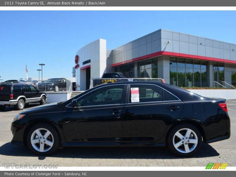 Attitude Black Metallic / Black/Ash 2013 Toyota Camry SE