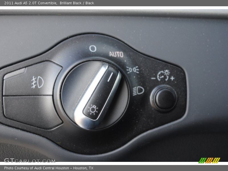 Controls of 2011 A5 2.0T Convertible