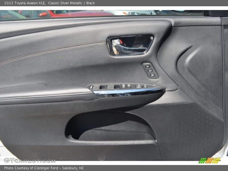 Classic Silver Metallic / Black 2013 Toyota Avalon XLE