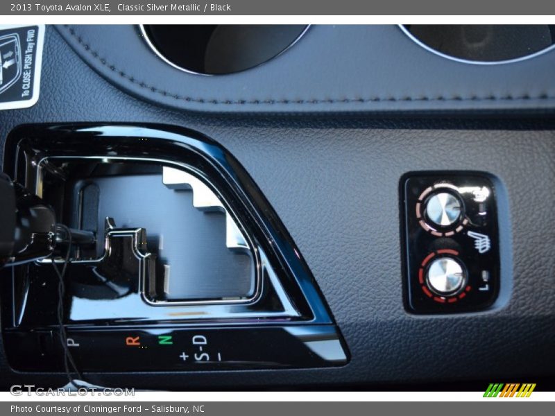 Classic Silver Metallic / Black 2013 Toyota Avalon XLE