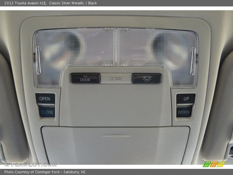 Classic Silver Metallic / Black 2013 Toyota Avalon XLE