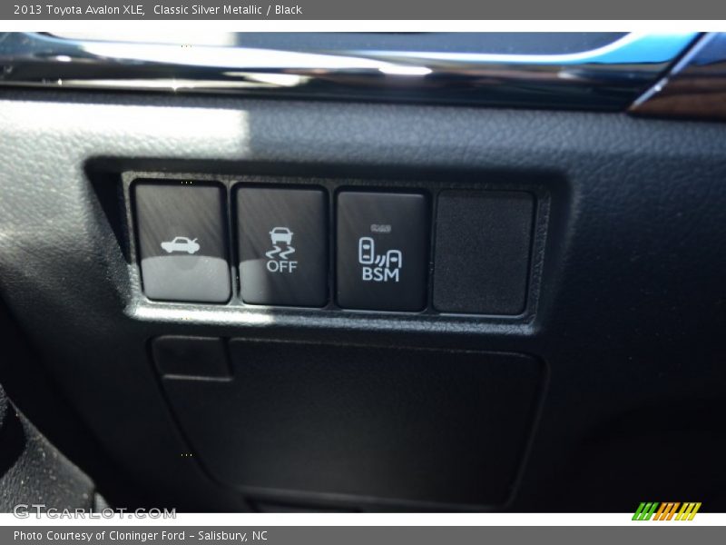 Classic Silver Metallic / Black 2013 Toyota Avalon XLE