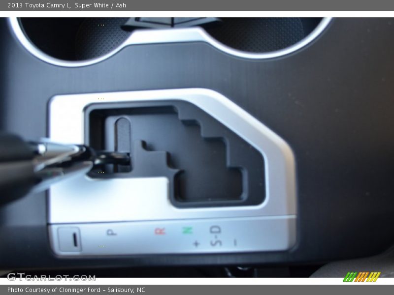 Super White / Ash 2013 Toyota Camry L