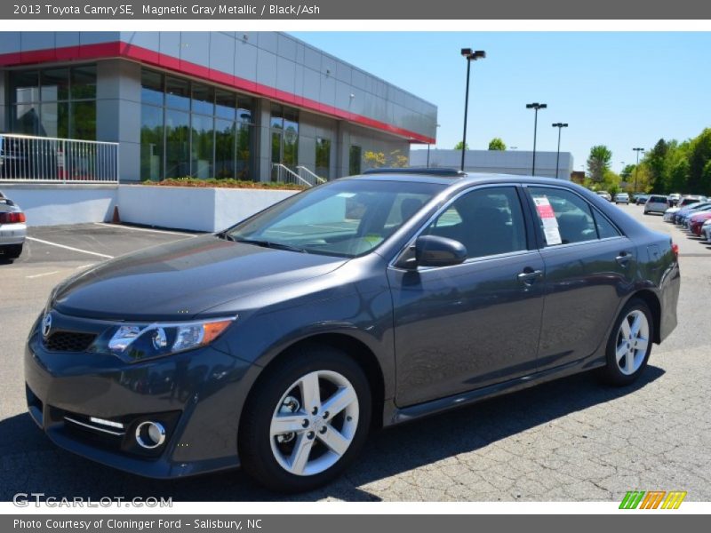 Magnetic Gray Metallic / Black/Ash 2013 Toyota Camry SE