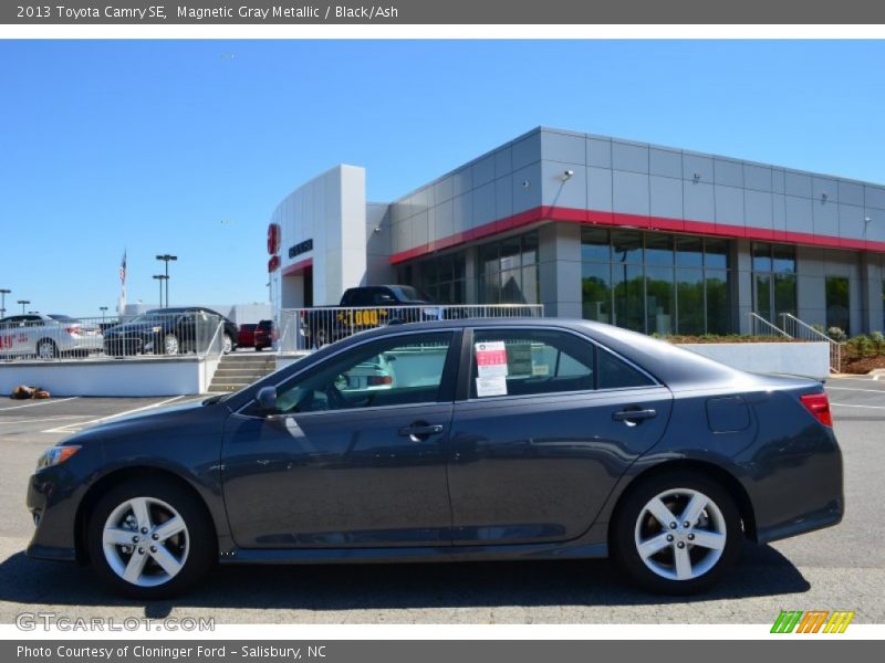 Magnetic Gray Metallic / Black/Ash 2013 Toyota Camry SE