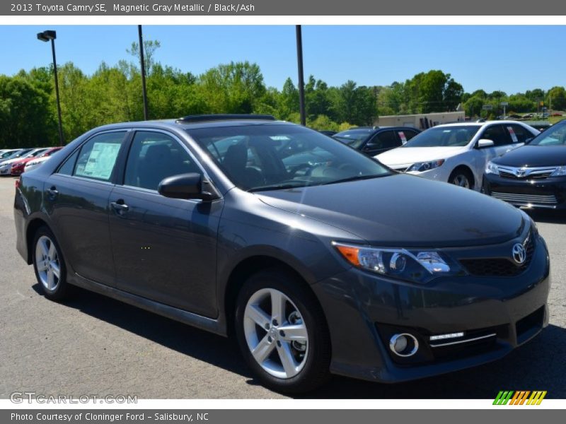 Magnetic Gray Metallic / Black/Ash 2013 Toyota Camry SE