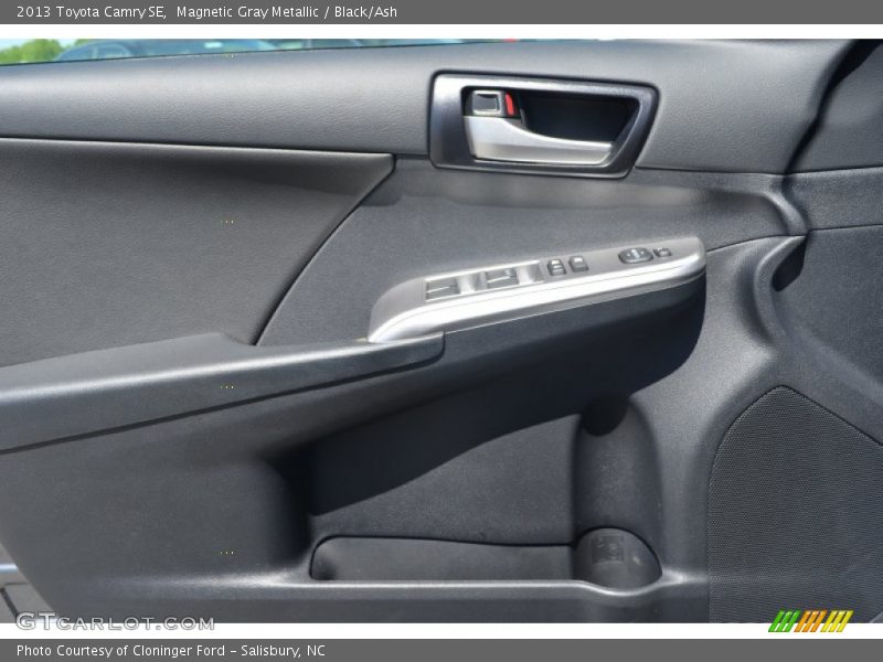 Magnetic Gray Metallic / Black/Ash 2013 Toyota Camry SE
