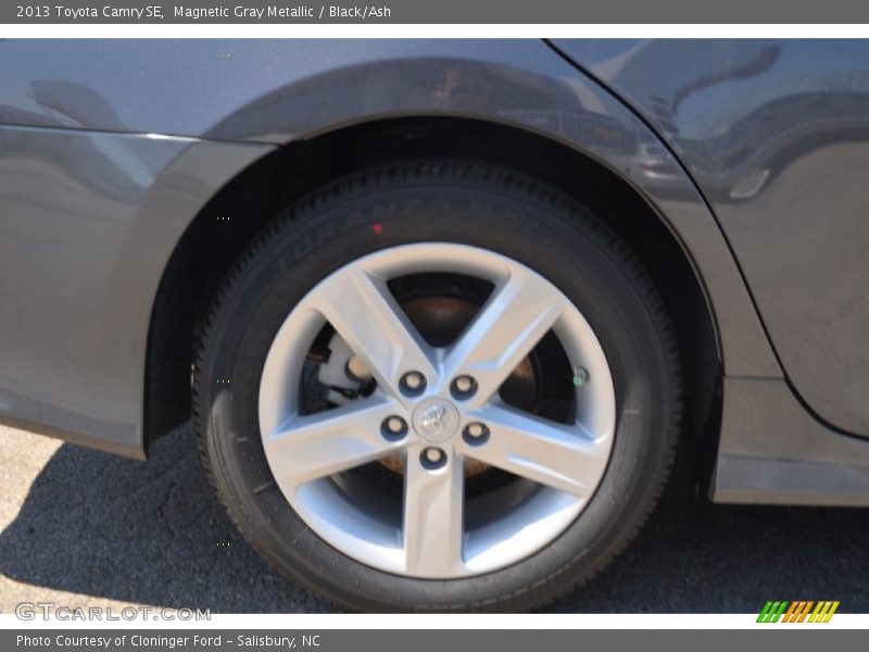 Magnetic Gray Metallic / Black/Ash 2013 Toyota Camry SE