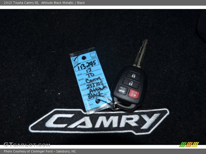 Attitude Black Metallic / Black 2013 Toyota Camry SE
