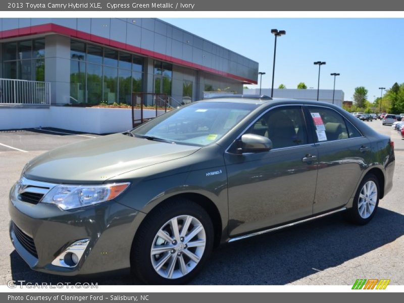 Cypress Green Metallic / Ivory 2013 Toyota Camry Hybrid XLE
