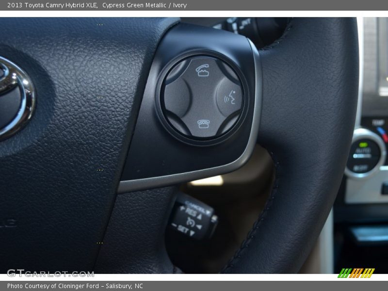 Cypress Green Metallic / Ivory 2013 Toyota Camry Hybrid XLE