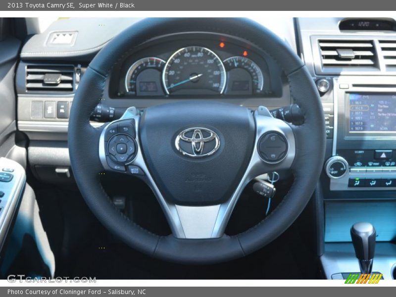 Super White / Black 2013 Toyota Camry SE