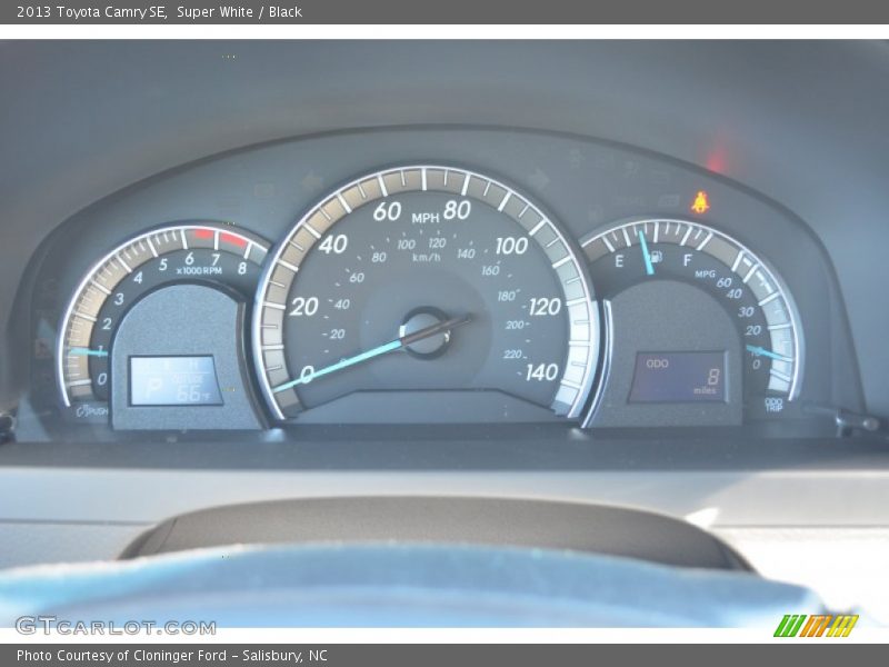 Super White / Black 2013 Toyota Camry SE