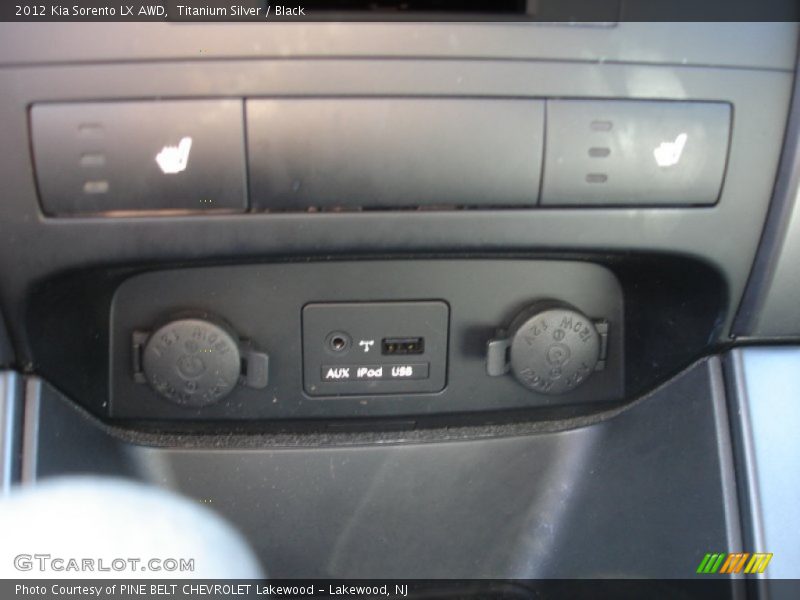 Titanium Silver / Black 2012 Kia Sorento LX AWD