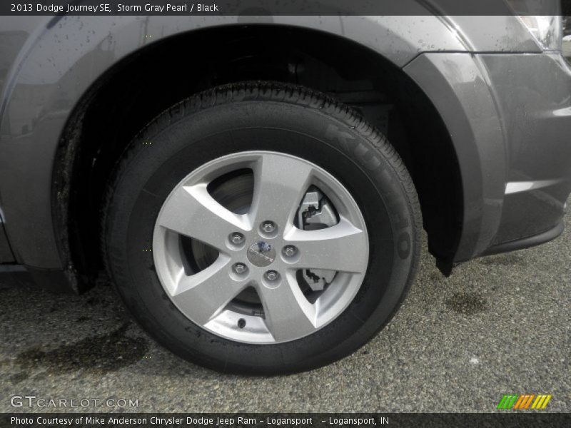 Storm Gray Pearl / Black 2013 Dodge Journey SE