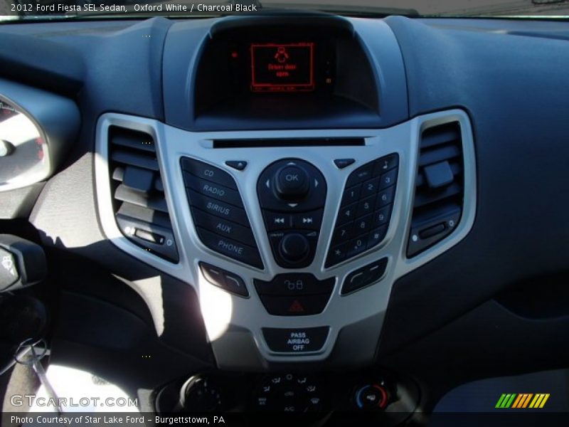 Oxford White / Charcoal Black 2012 Ford Fiesta SEL Sedan