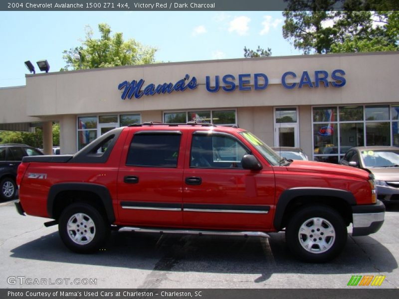 Victory Red / Dark Charcoal 2004 Chevrolet Avalanche 1500 Z71 4x4