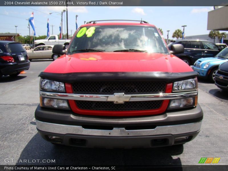 Victory Red / Dark Charcoal 2004 Chevrolet Avalanche 1500 Z71 4x4