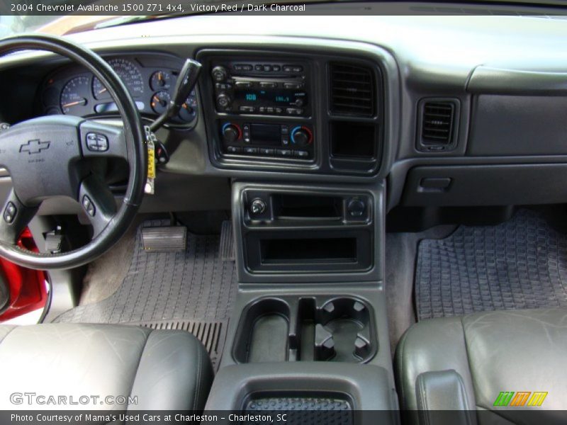 Victory Red / Dark Charcoal 2004 Chevrolet Avalanche 1500 Z71 4x4