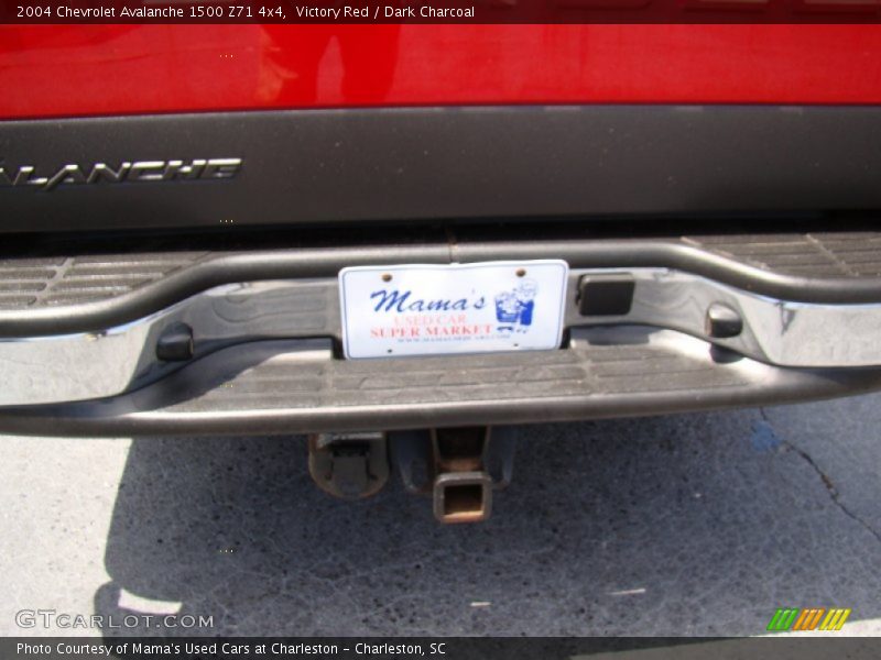 Victory Red / Dark Charcoal 2004 Chevrolet Avalanche 1500 Z71 4x4