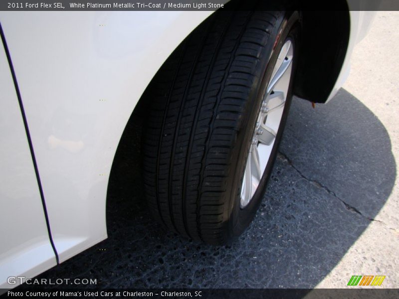 White Platinum Metallic Tri-Coat / Medium Light Stone 2011 Ford Flex SEL