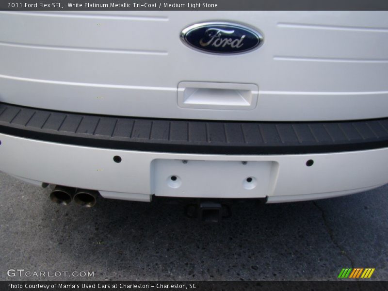 White Platinum Metallic Tri-Coat / Medium Light Stone 2011 Ford Flex SEL