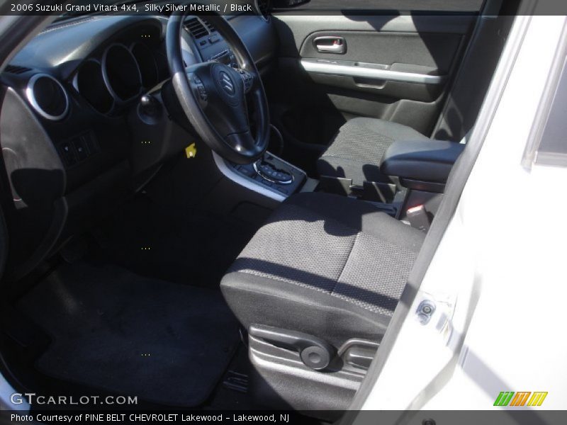 Silky Silver Metallic / Black 2006 Suzuki Grand Vitara 4x4