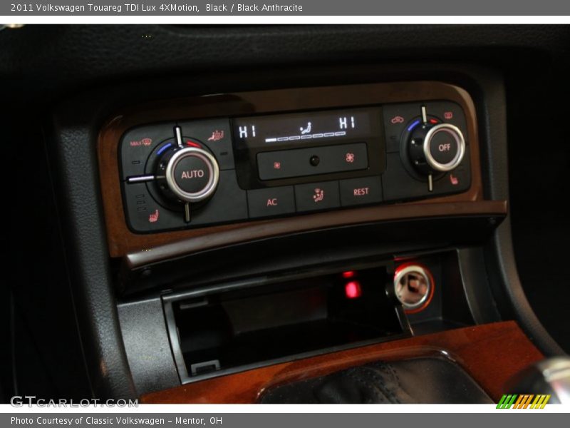 Black / Black Anthracite 2011 Volkswagen Touareg TDI Lux 4XMotion