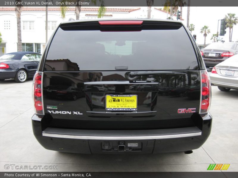 Onyx Black / Ebony 2010 GMC Yukon XL Denali