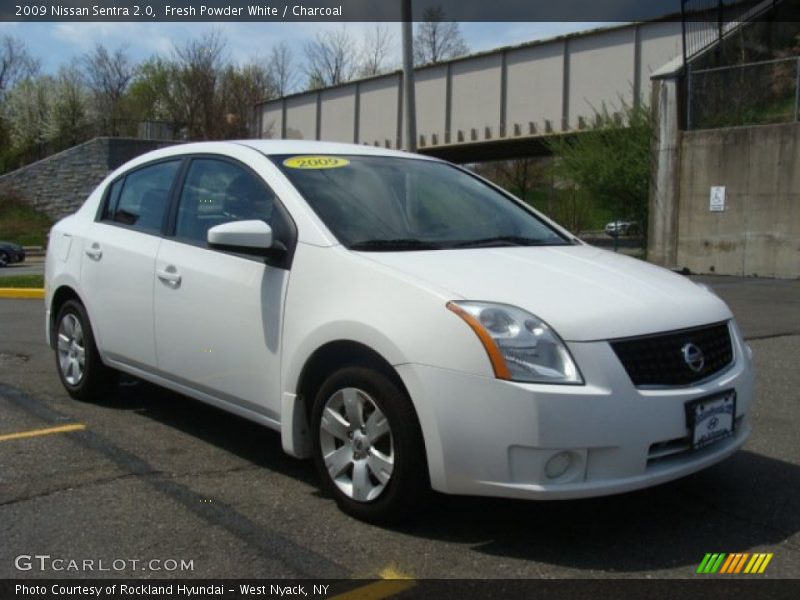 Fresh Powder White / Charcoal 2009 Nissan Sentra 2.0