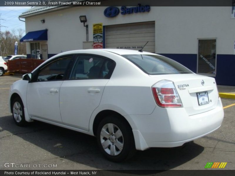 Fresh Powder White / Charcoal 2009 Nissan Sentra 2.0