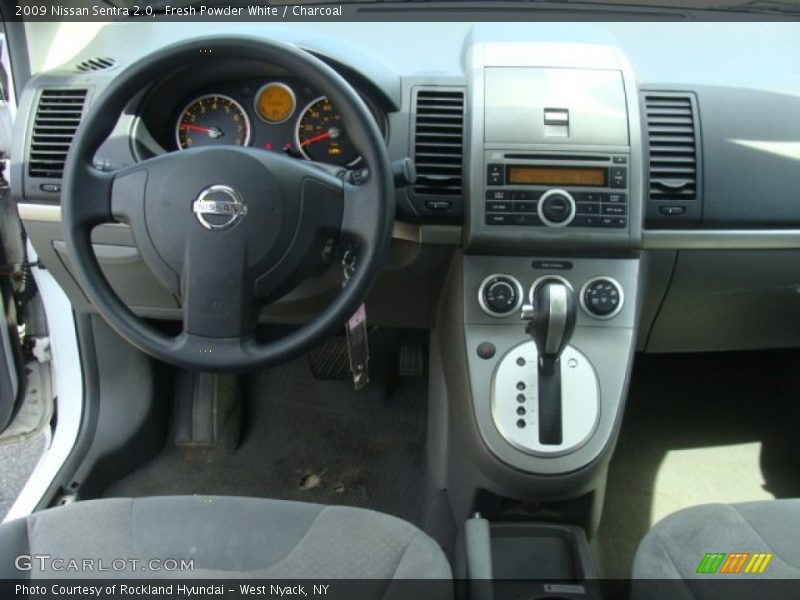Fresh Powder White / Charcoal 2009 Nissan Sentra 2.0