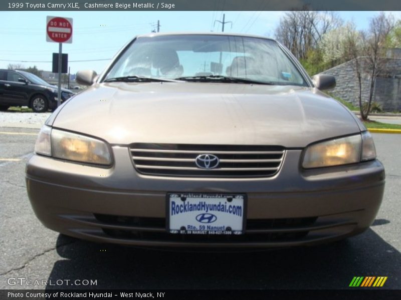 Cashmere Beige Metallic / Sage 1999 Toyota Camry XLE
