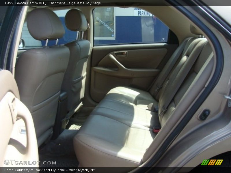 Cashmere Beige Metallic / Sage 1999 Toyota Camry XLE