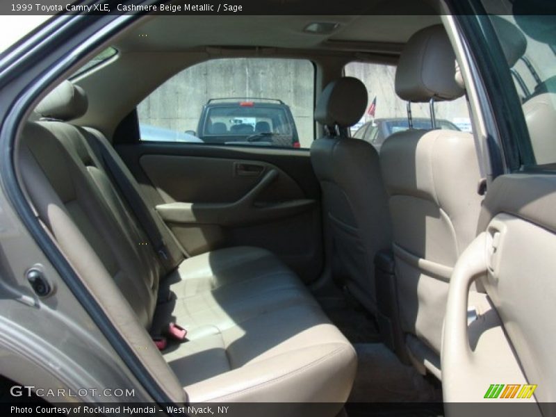 Cashmere Beige Metallic / Sage 1999 Toyota Camry XLE