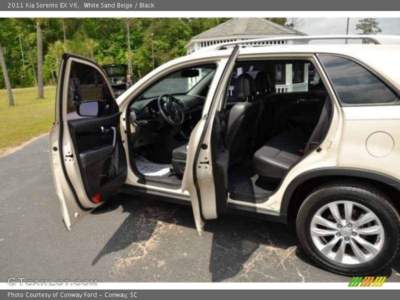 White Sand Beige / Black 2011 Kia Sorento EX V6