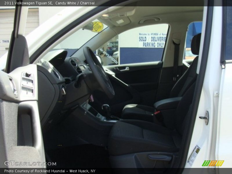 Candy White / Charcoal 2011 Volkswagen Tiguan SE