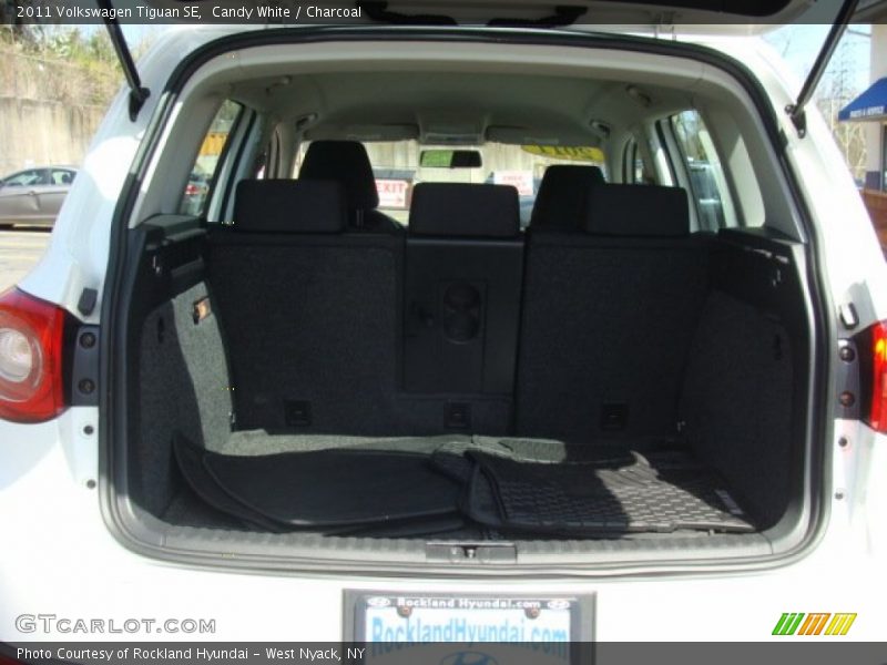 Candy White / Charcoal 2011 Volkswagen Tiguan SE