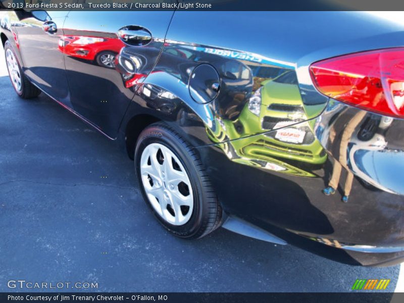 Tuxedo Black / Charcoal Black/Light Stone 2013 Ford Fiesta S Sedan