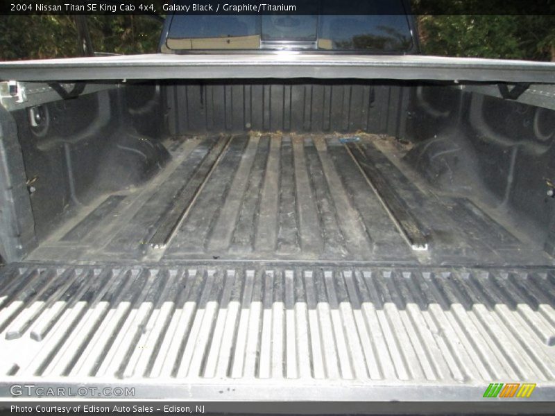 Galaxy Black / Graphite/Titanium 2004 Nissan Titan SE King Cab 4x4