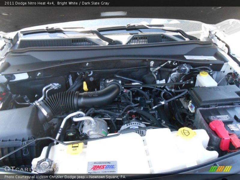 Bright White / Dark Slate Gray 2011 Dodge Nitro Heat 4x4