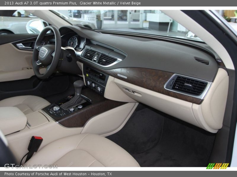 Dashboard of 2013 A7 3.0T quattro Premium Plus