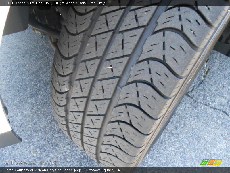 Bright White / Dark Slate Gray 2011 Dodge Nitro Heat 4x4