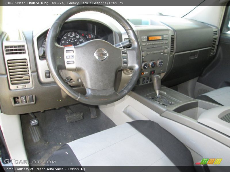 Galaxy Black / Graphite/Titanium 2004 Nissan Titan SE King Cab 4x4