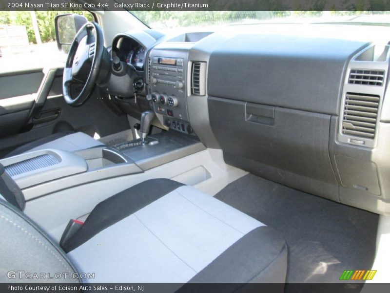 Galaxy Black / Graphite/Titanium 2004 Nissan Titan SE King Cab 4x4