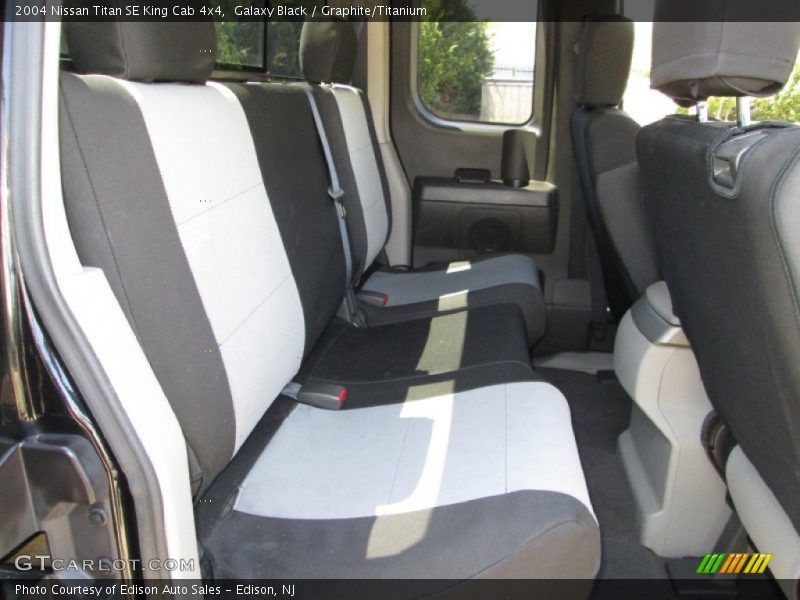 Galaxy Black / Graphite/Titanium 2004 Nissan Titan SE King Cab 4x4