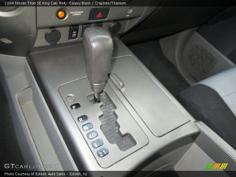 Galaxy Black / Graphite/Titanium 2004 Nissan Titan SE King Cab 4x4