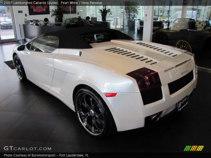 Pearl White / Nero Perseus 2007 Lamborghini Gallardo Spyder